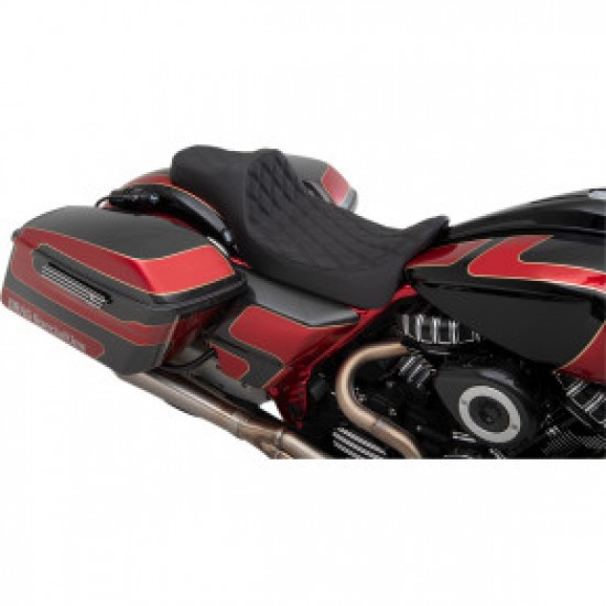 DRAG SPECIALTIES PREDATOR III SEAT - EXTENDED - DOUBLE DIAMOND - BLACK STITCHING - FL 08-23 # 0801-1260 DRAG SPECIALTIES PREDATOR III SEAT - EXTENDED - DOUBLE DIAMOND - BLACK STITCHING - FL 08-23 # 0801-1260